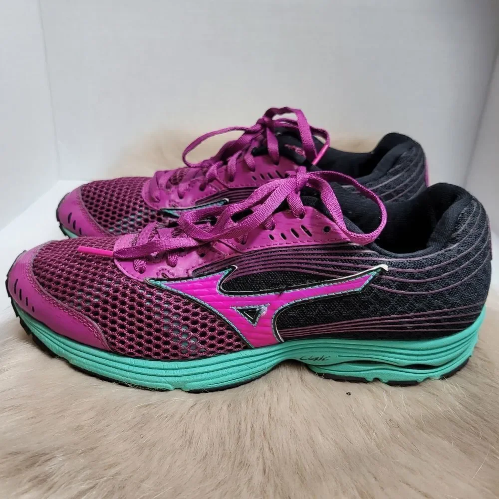Mizuno Wave Sayonara 3 Women RoundToe Multi Color Running Shoe Size 8.